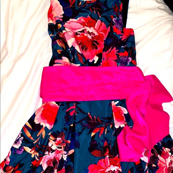 Dress - Picture 1 of 4